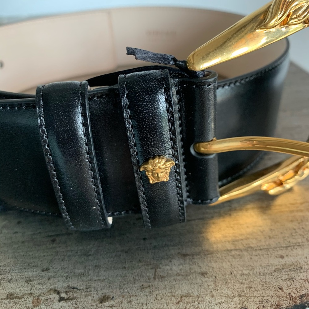 Versace Cintura Vitello Leather Belt - Picture 11 of 16
